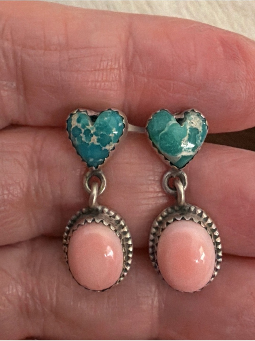 ❤️ Heart Shape White Water Turquoise & Queen Pink Conch Sterling Dangle Earrings - Picture 6 of 14